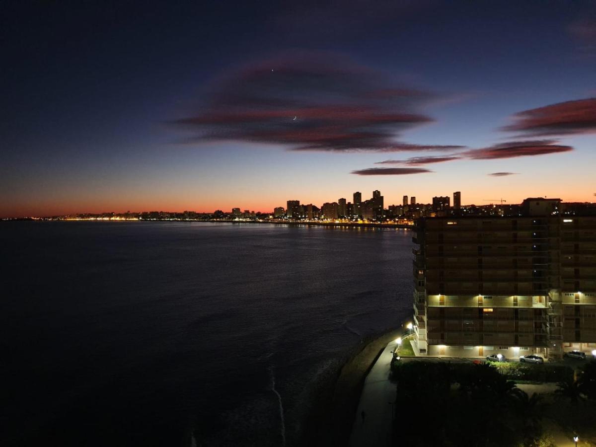 Sobre Las Olas Del Mar El Campello Exterior foto