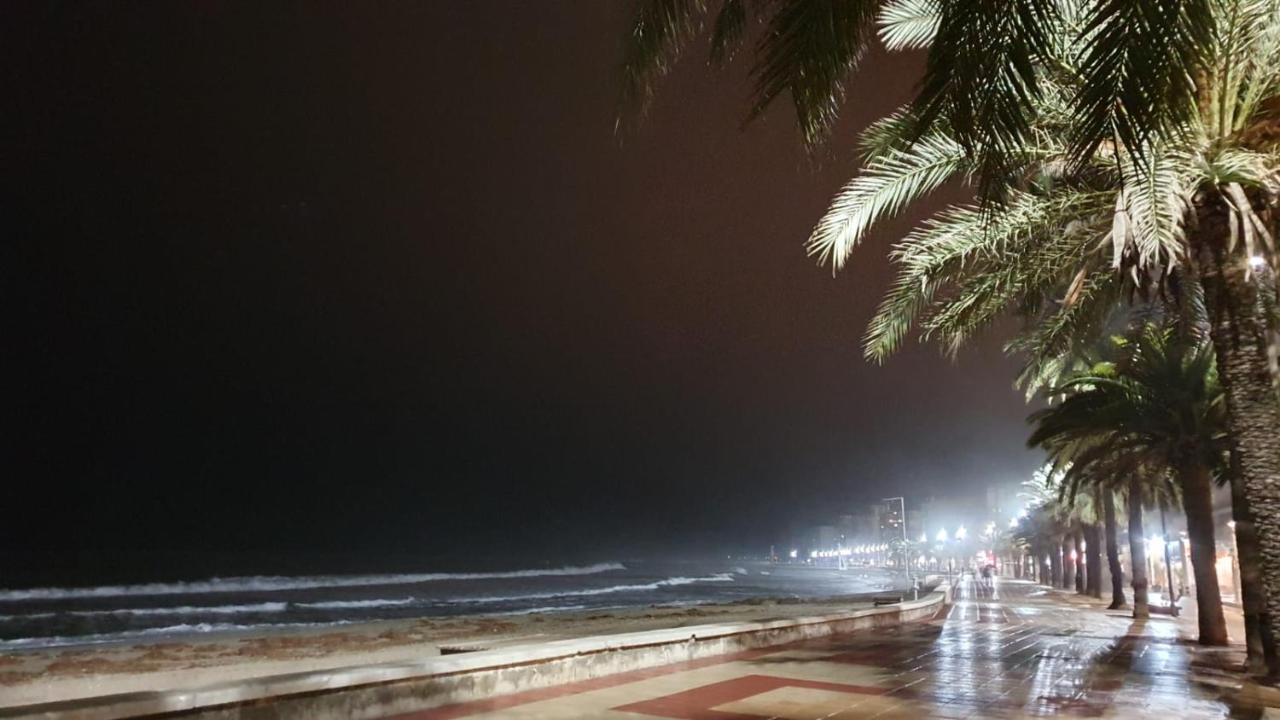 Sobre Las Olas Del Mar El Campello Exterior foto